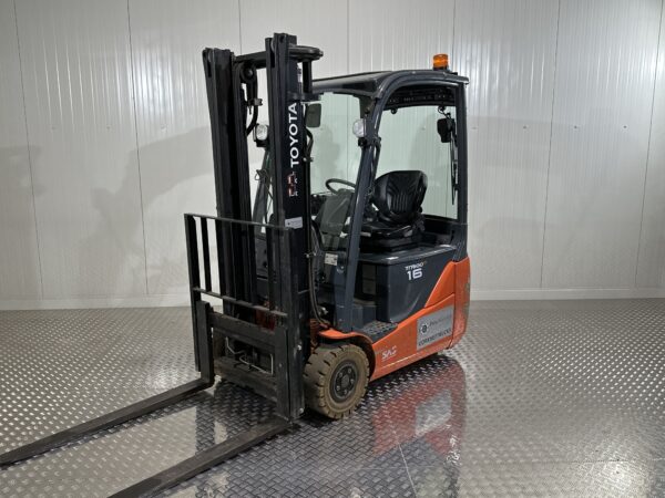TOYOTA 8FBEKT16 - Forklift Electric