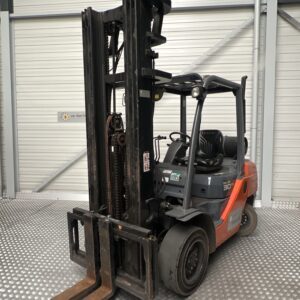TOYOTA 02-8FGF30 - Vorkheftruck Gas