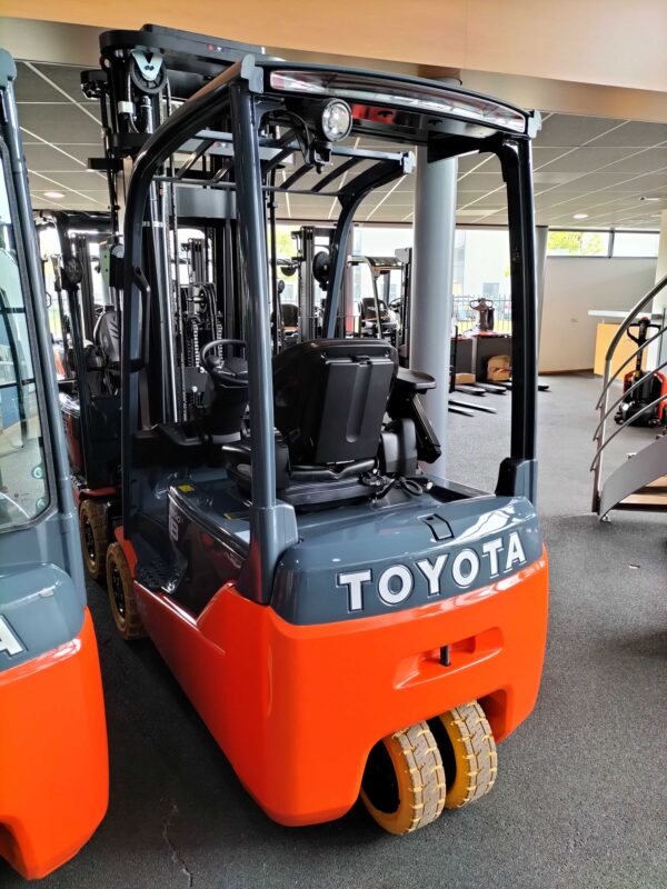 TOYOTA 8FBE18T - Vorkheftruck Elektro - Afbeelding 2
