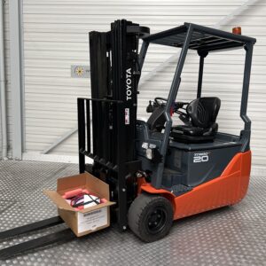 TOYOTA 8FBE20T - Vorkheftruck Elektro