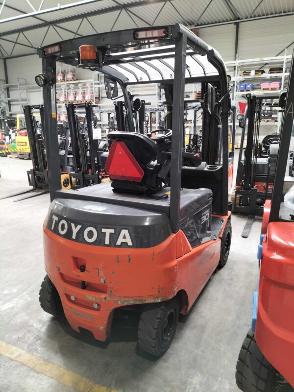 TOYOTA 8FBMKT30 - Vorkheftruck Elektro - Afbeelding 4