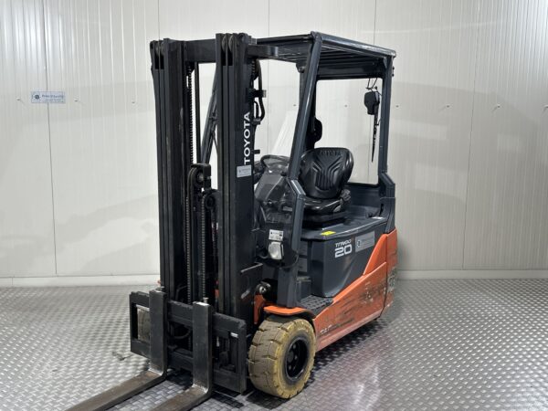 TOYOTA 8FBE20T - Forklift Electric
