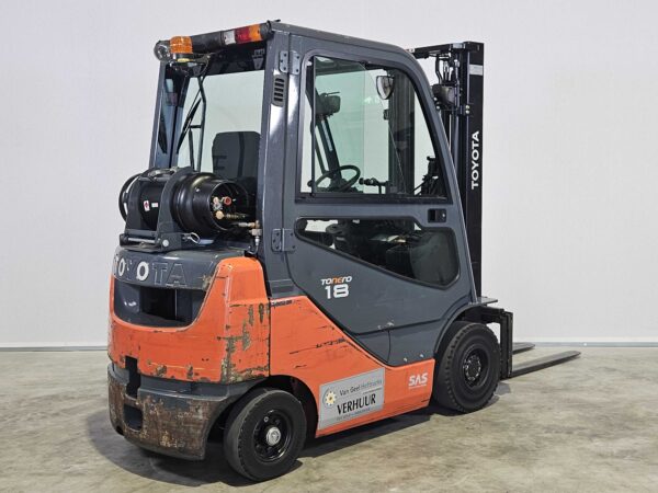 TOYOTA 02-8FGF18 - Vorkheftruck Gas
