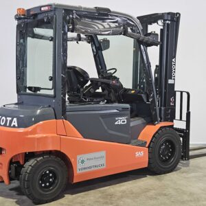 TOYOTA 8FBMT40 - Vorkheftruck Elektro