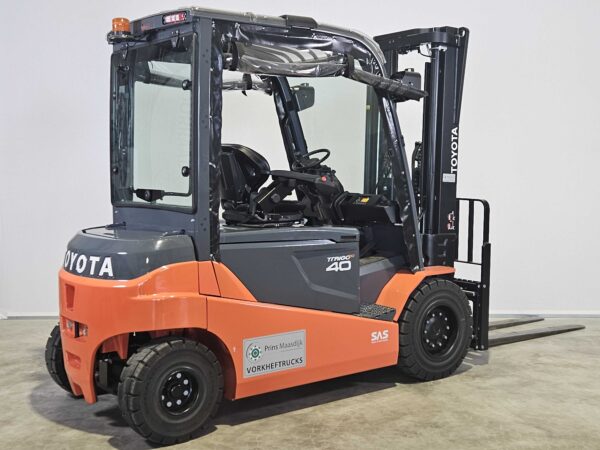 TOYOTA 8FBMT40 - Vorkheftruck Elektro