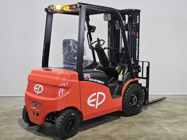 EP EFL253-B - Vorkheftruck Elektro