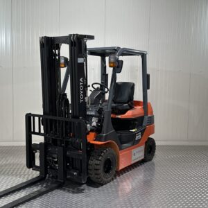 TOYOTA 8FBL25 - Vorkheftruck Elektro