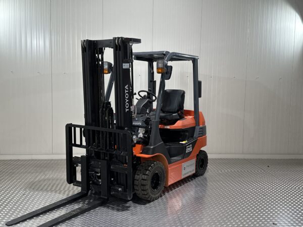 TOYOTA 8FBL25 - Vorkheftruck Elektro