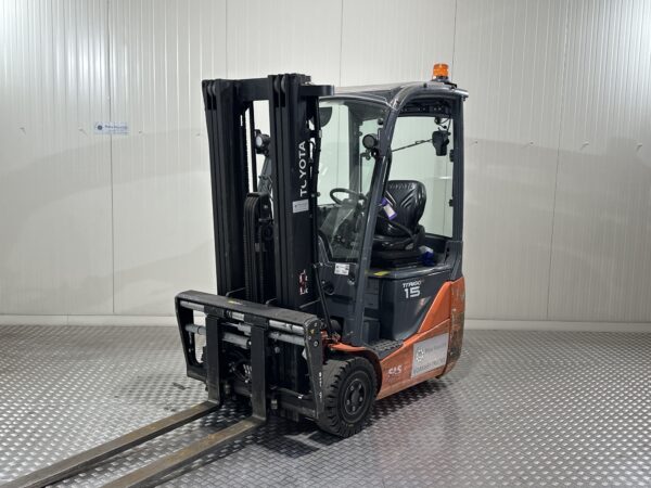 TOYOTA 8FBE15T - Vorkheftruck Elektro