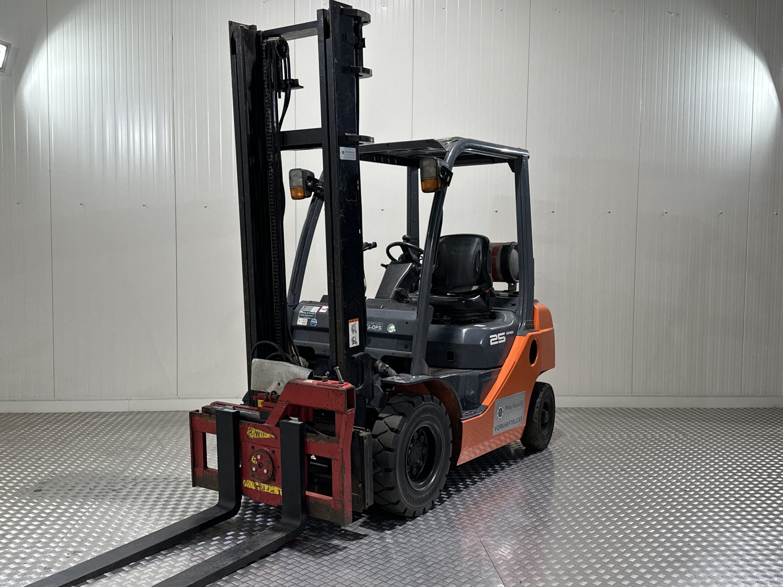 TOYOTA 02-8FG20 - Forklift Gas
