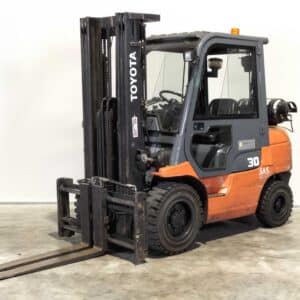 TOYOTA 02-7FGF30 - Vorkheftruck Gas