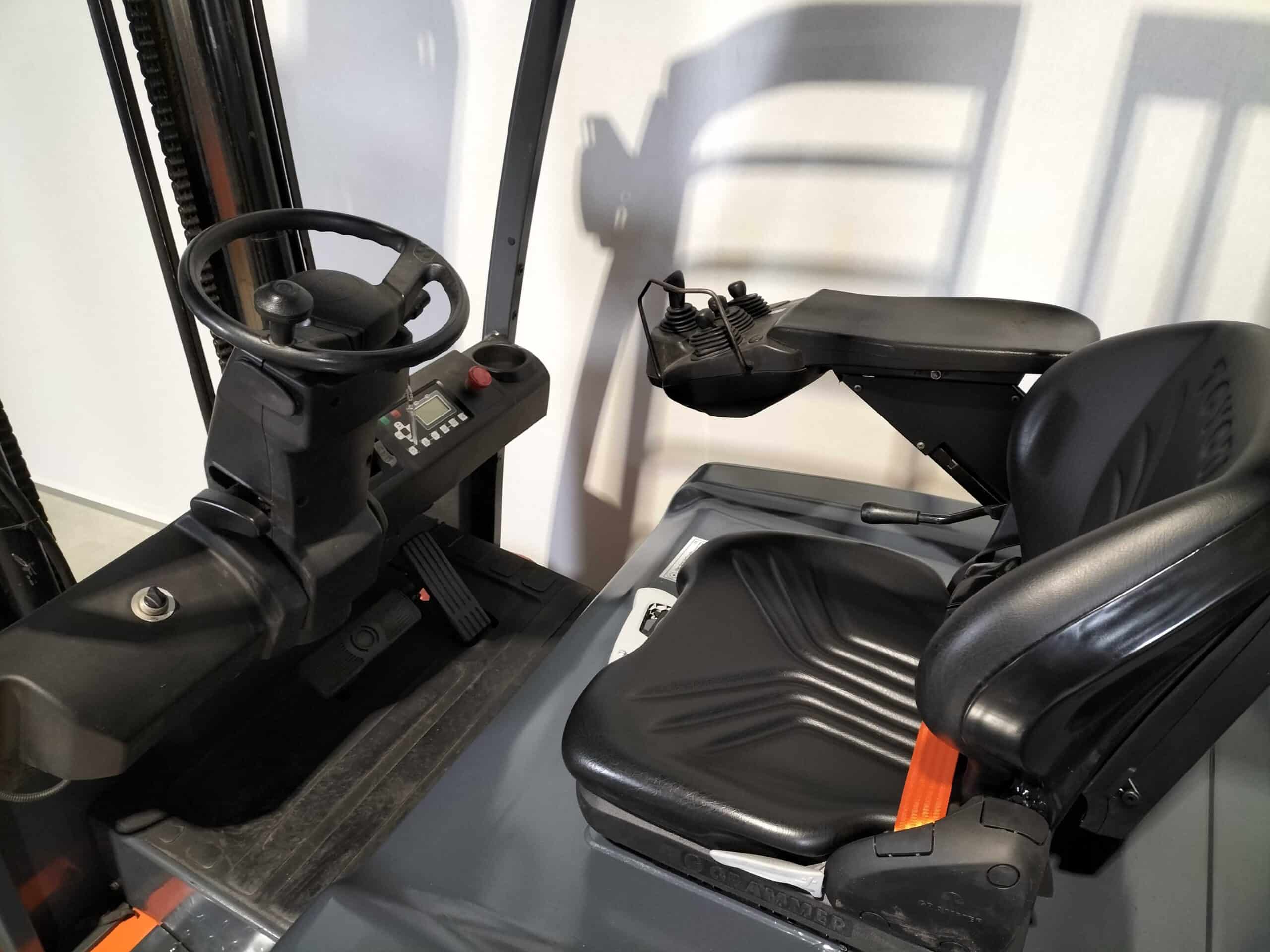 TOYOTA 8FBMT25 - Vorkheftruck Elektro - Image 3