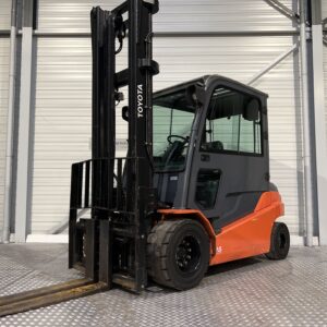 TOYOTA 8FBMT50 - Vorkheftruck Elektro