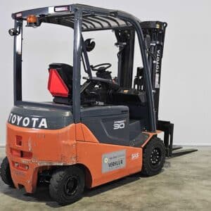 TOYOTA 8FBMKT30 - Vorkheftruck Elektro