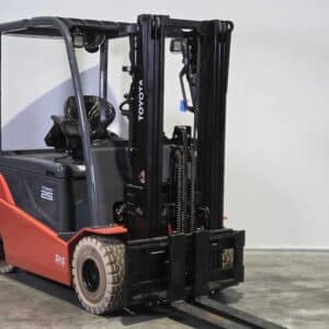 TOYOTA 8FBMT25 - Vorkheftruck Elektro